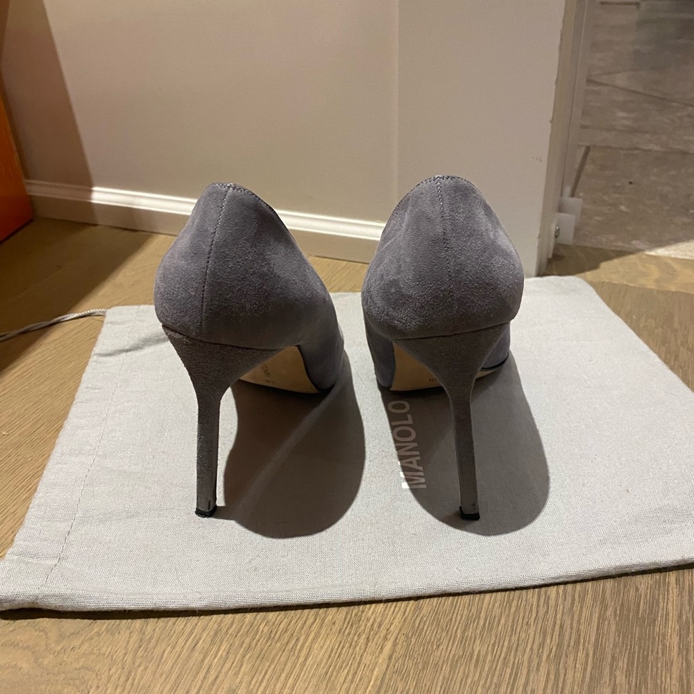 Manolo Blahnik Gray Suede Pumps - Picture 2 of 15